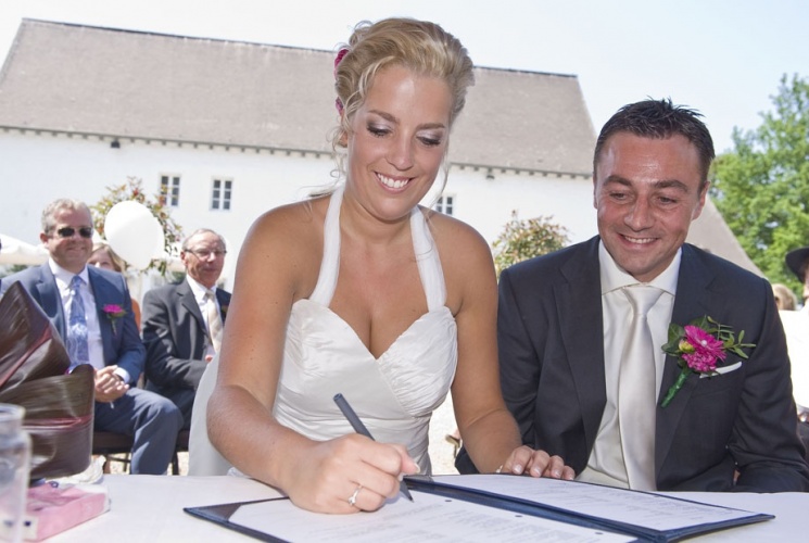 Spontane Hochzeitsfotografie Limburg: Koetshuis Kasteel Rijckholt, Gronsveld