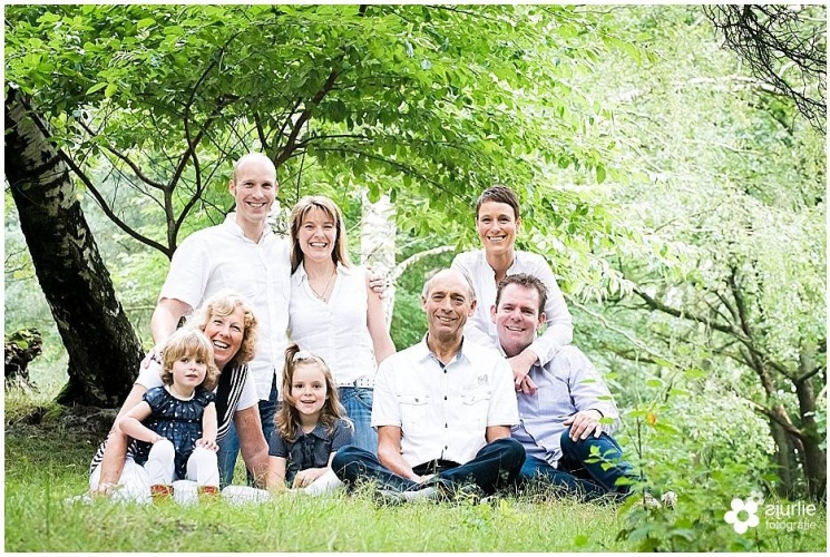 597 13028 fotoshoot gezin familiefoto limburg spontaan natuur large